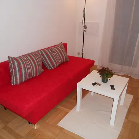 City 2 Apartmán *